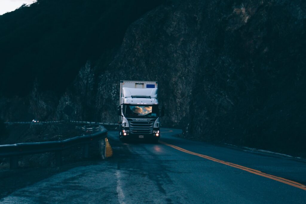 Santa Ana Truck Accident Attorneys Who Stand By Your Side 8 santa ana trucking accidents attorney