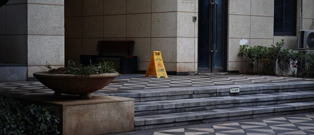 Slip and Fall Lawyer in Santa Ana: Maximize Your Claim 2025 5 slip and fall lawyer
